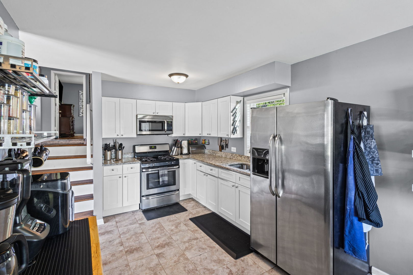 1s210 Lawler Avenue Property Photo 12