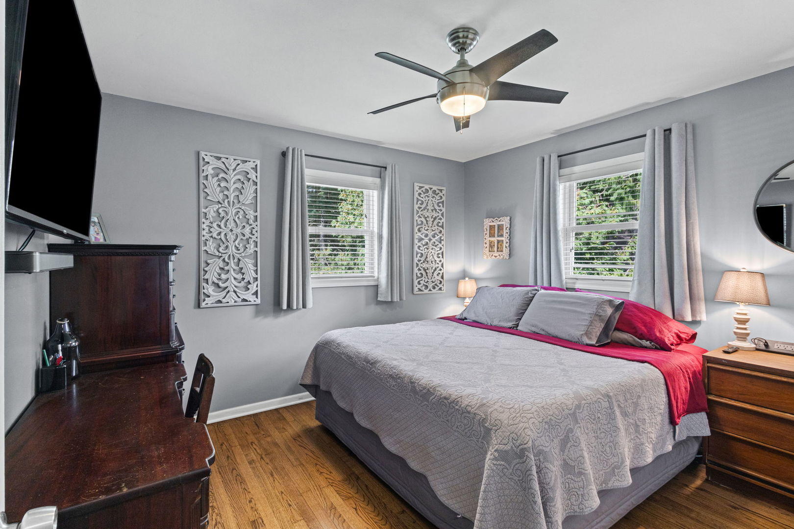 1s210 Lawler Avenue Property Photo 16