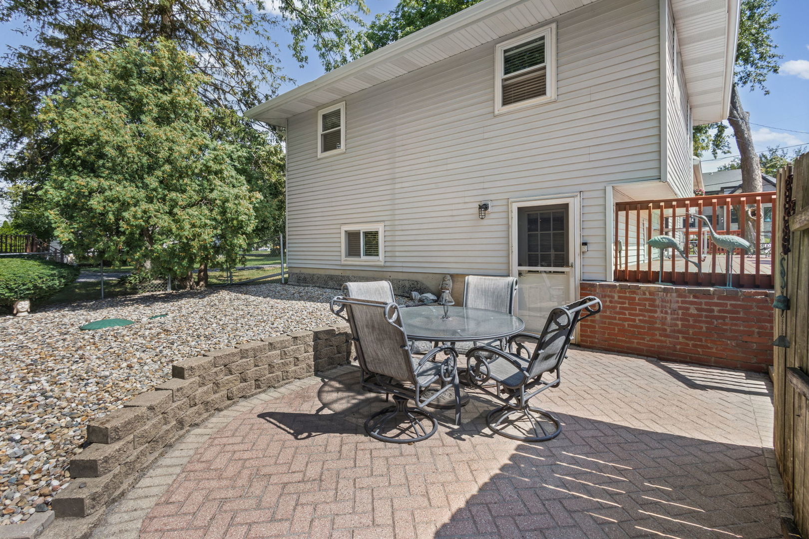 1s210 Lawler Avenue Property Photo 30