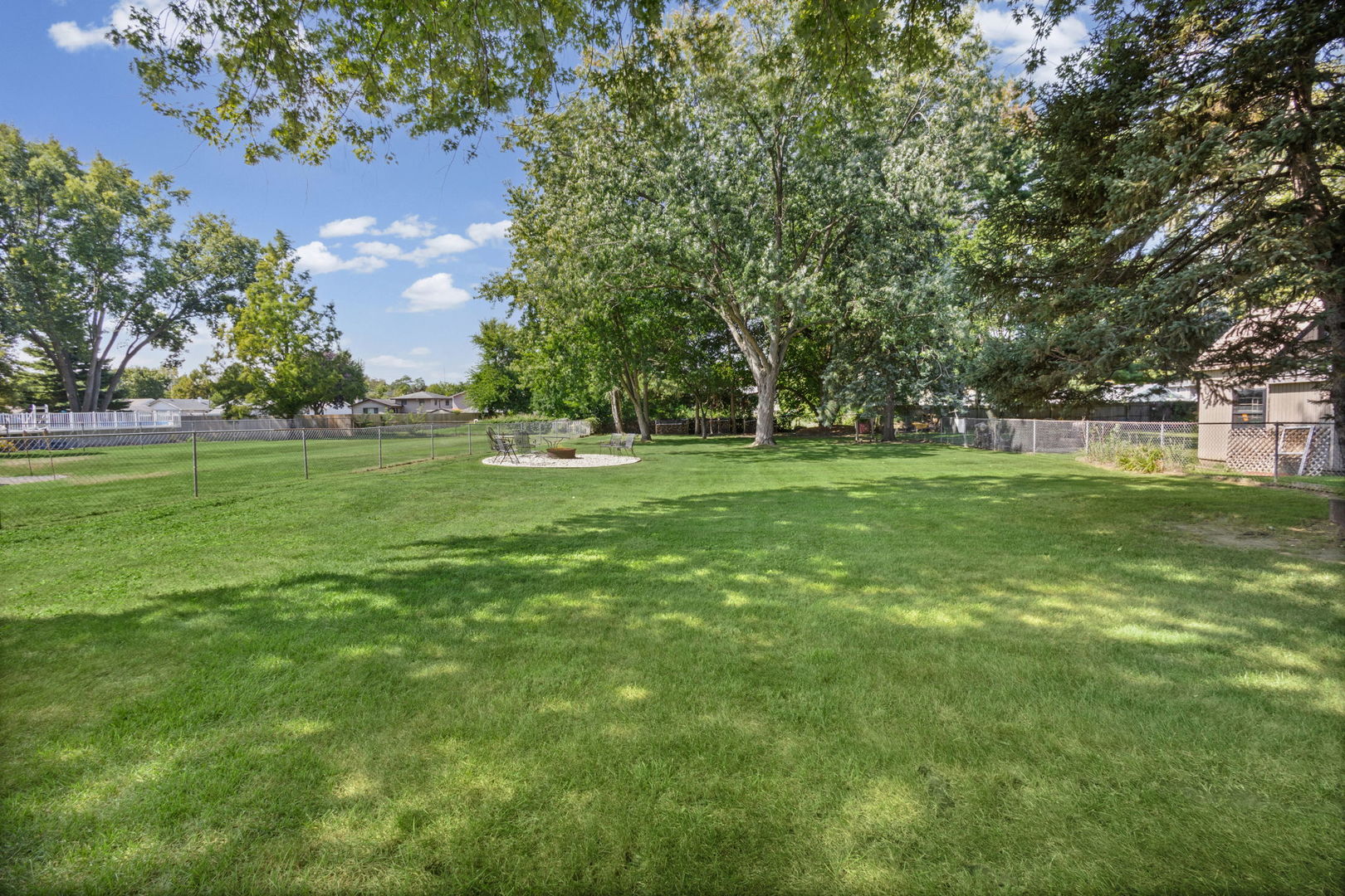 1s210 Lawler Avenue Property Photo 33