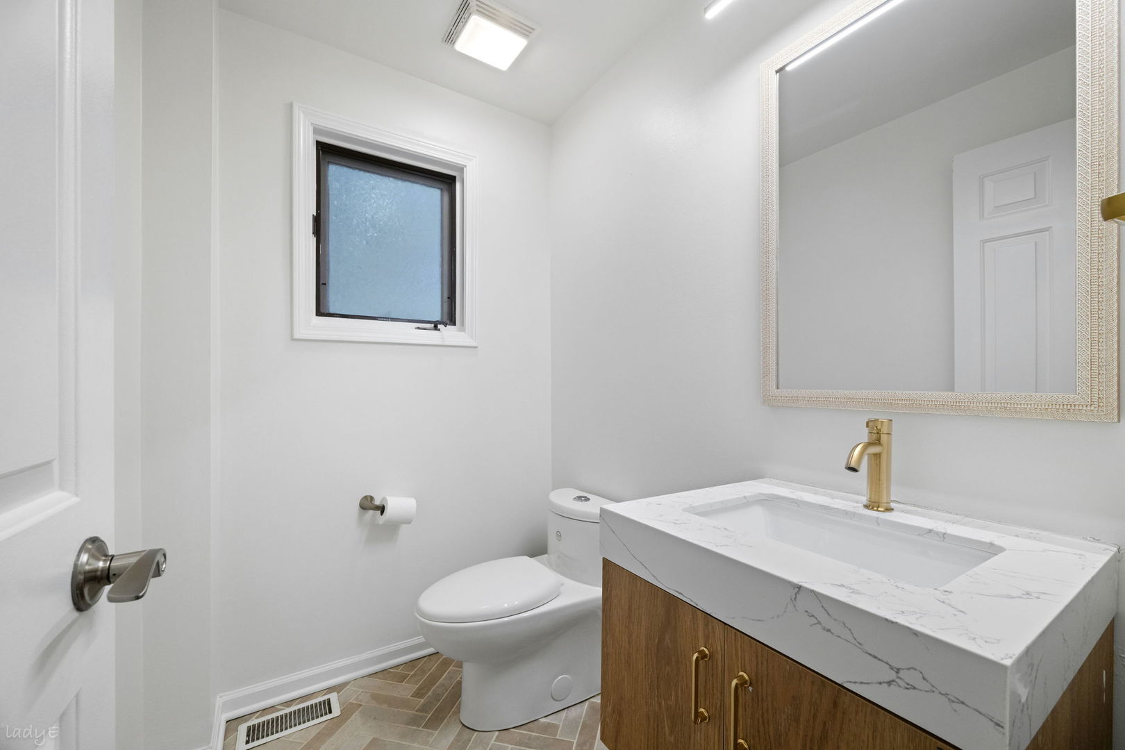 12725280 Property Photo 17