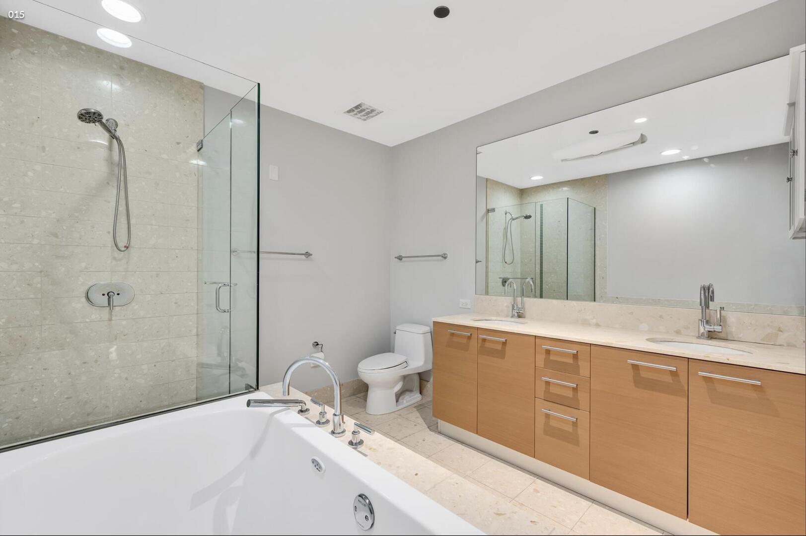 340 E Randolph Street 4802 Property Photo 14