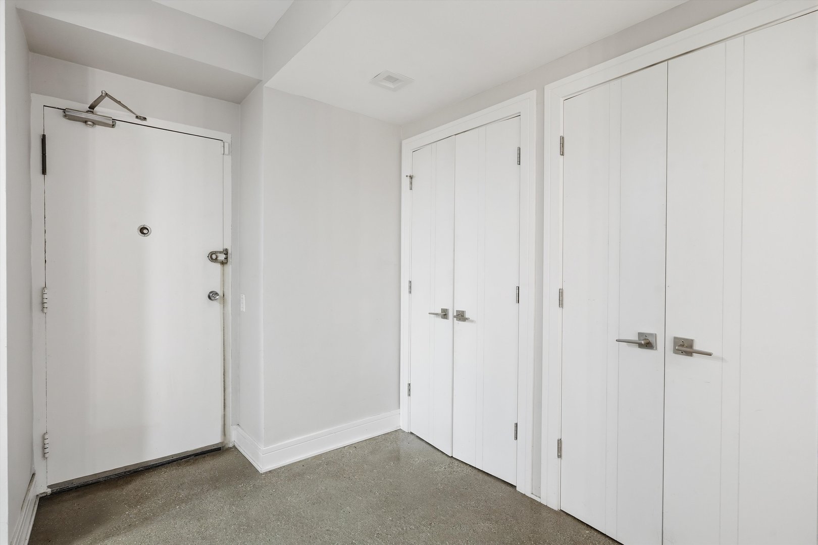 5050 S East End Avenue 1e Property Photo 6