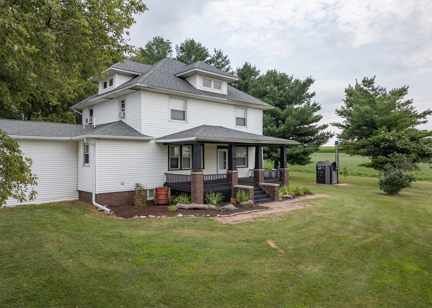 17618 Il Highway 81 Property Photo 2