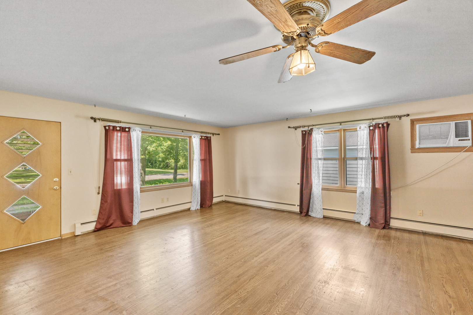 104 S Maple Street Property Photo 6