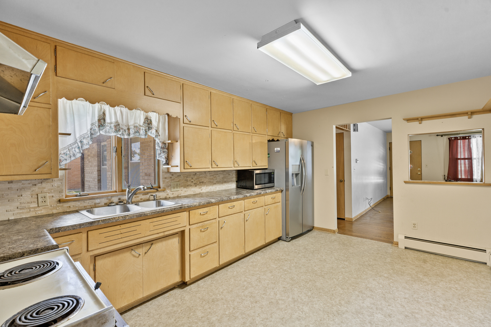 104 S Maple Street Property Photo 9