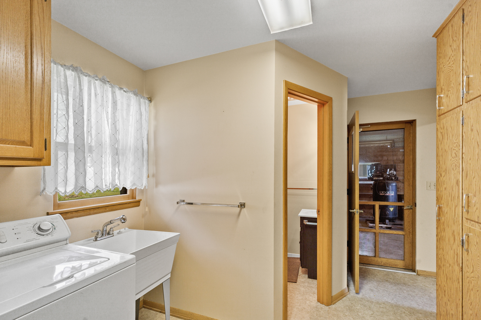 104 S Maple Street Property Photo 19