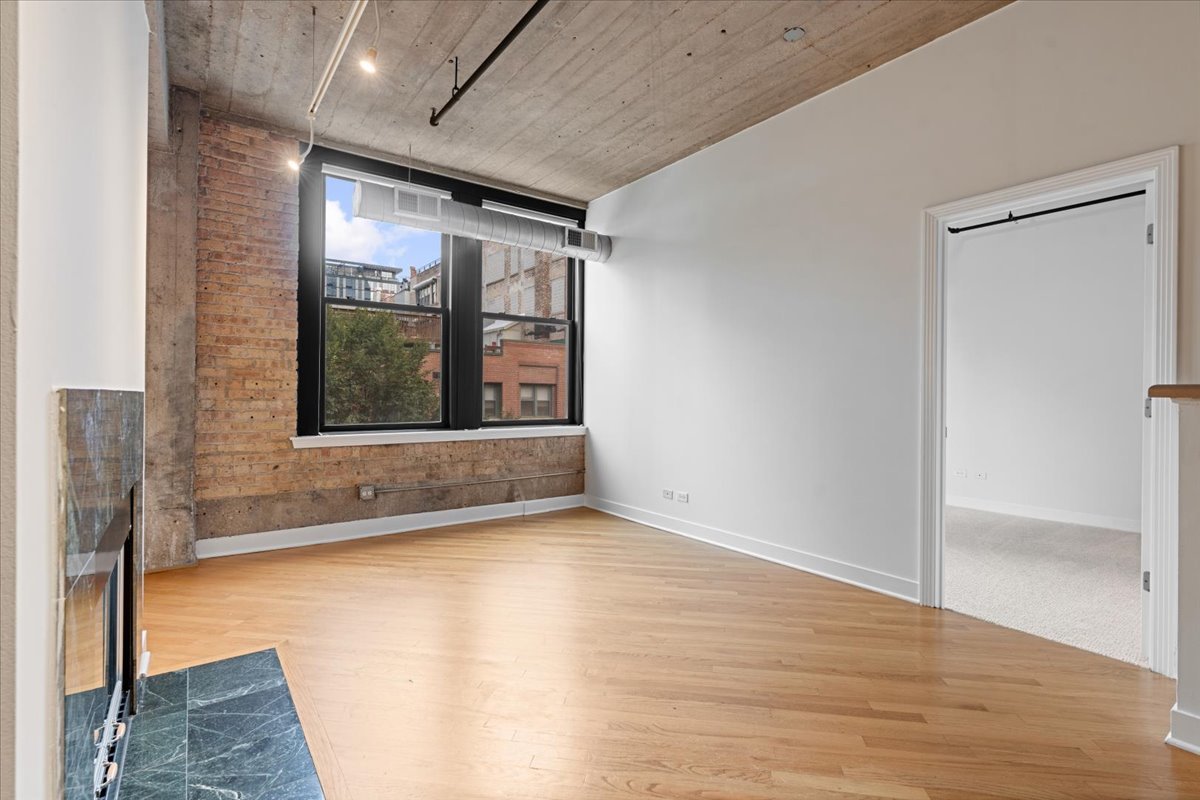 411 W Ontario Street 420 Property Photo 5