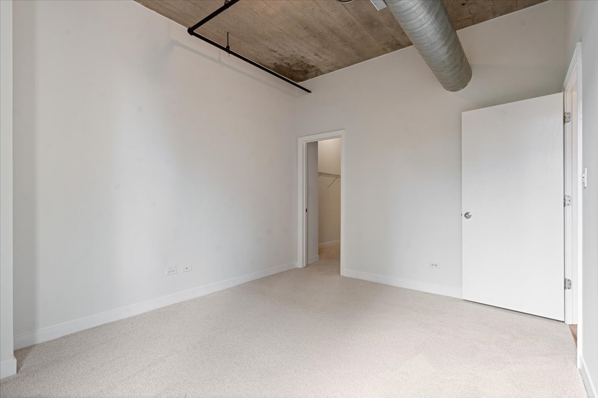 411 W Ontario Street 420 Property Photo 10