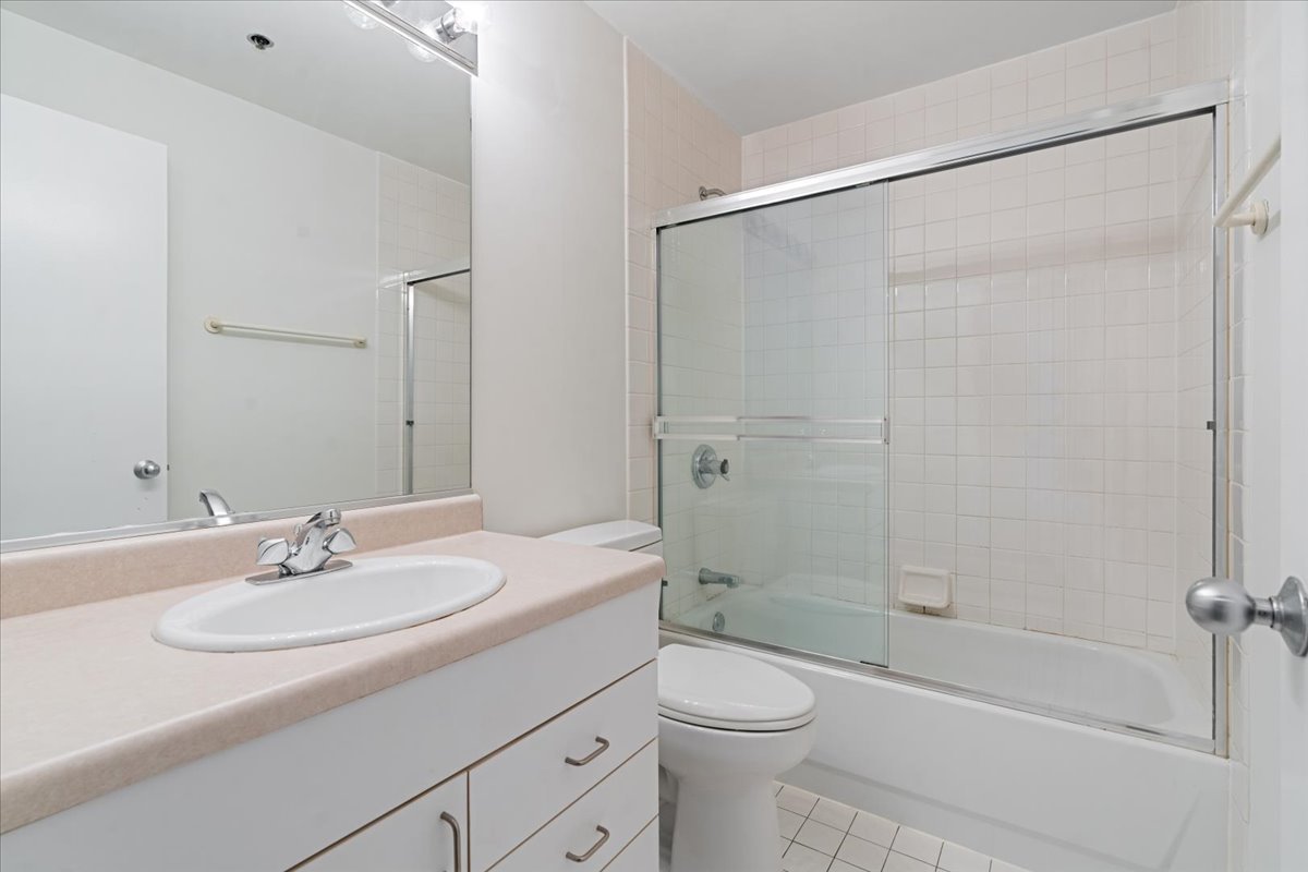 411 W Ontario Street 420 Property Photo 15