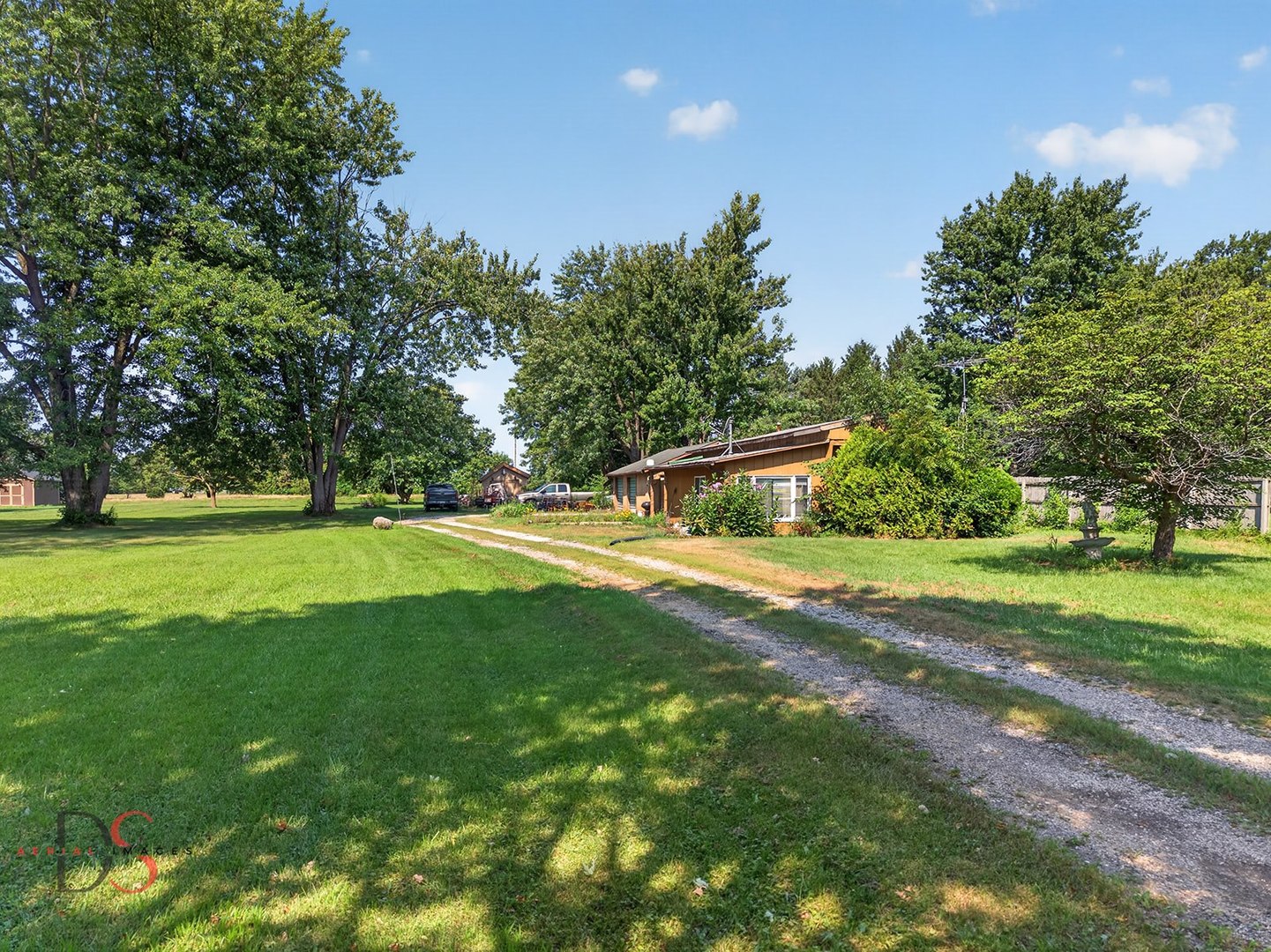 4205 E 2551st Road Property Photo 3