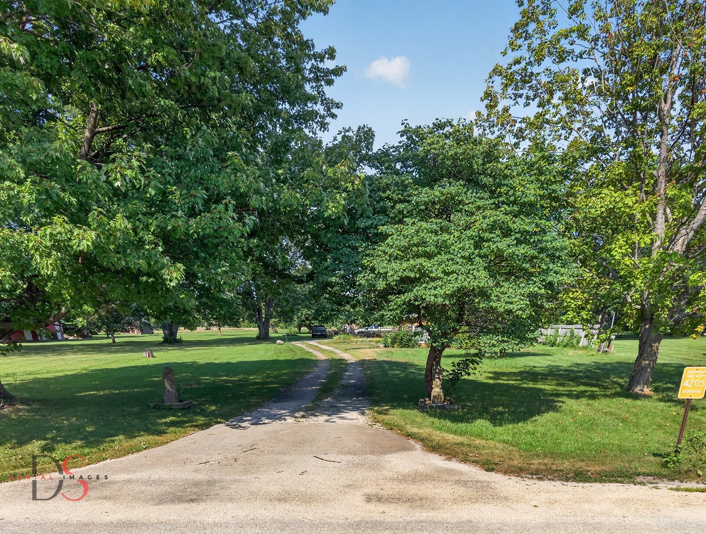 4205 E 2551st Road Property Photo 4