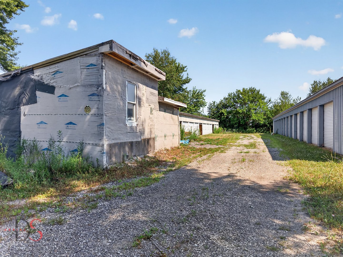 4205 E 2551st Road Property Photo 11