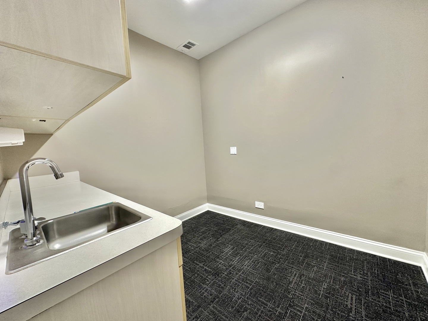 15717 Wolf Road Property Photo 11