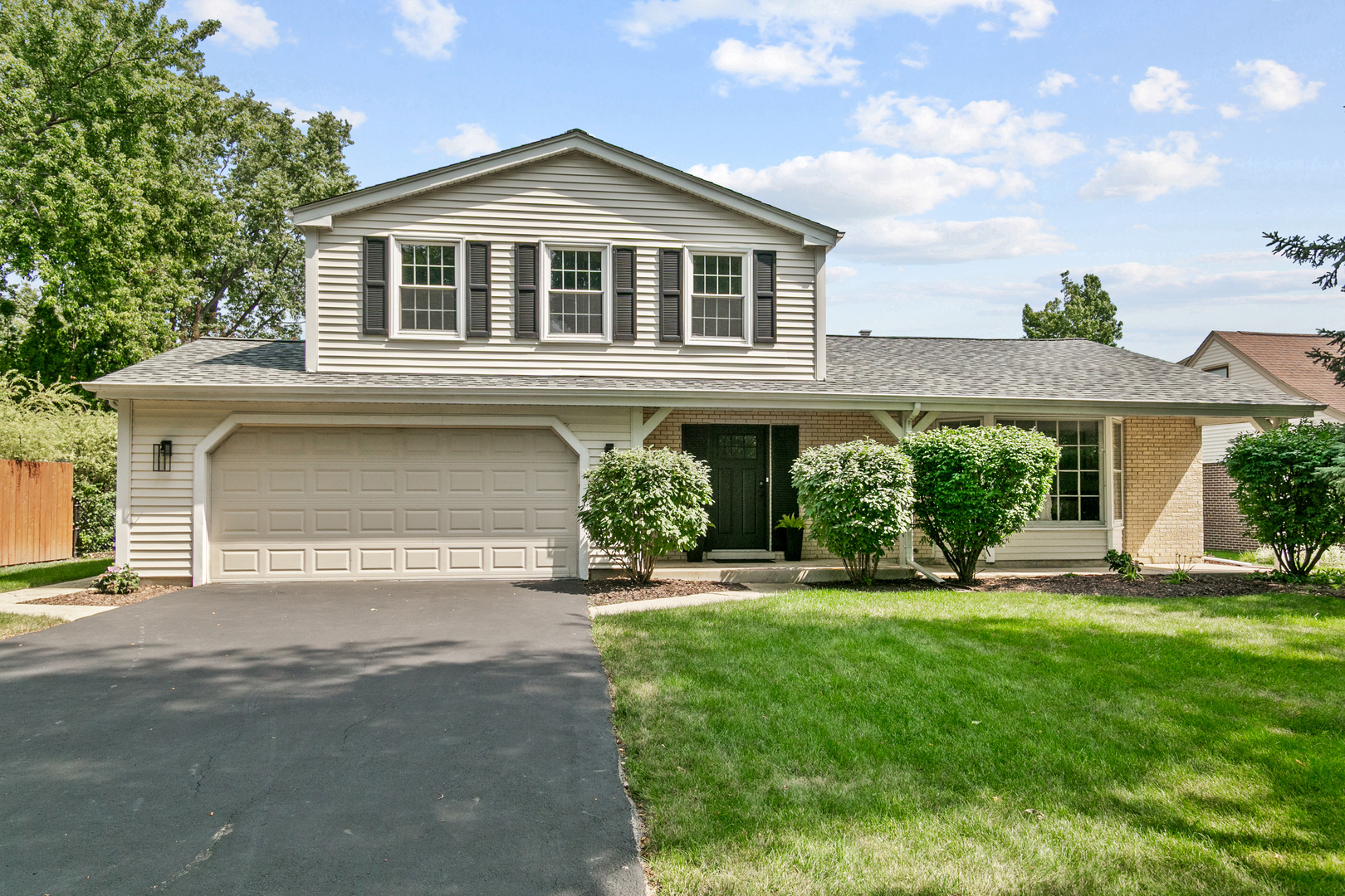 1554 Chickasaw Drive Property Photo 1
