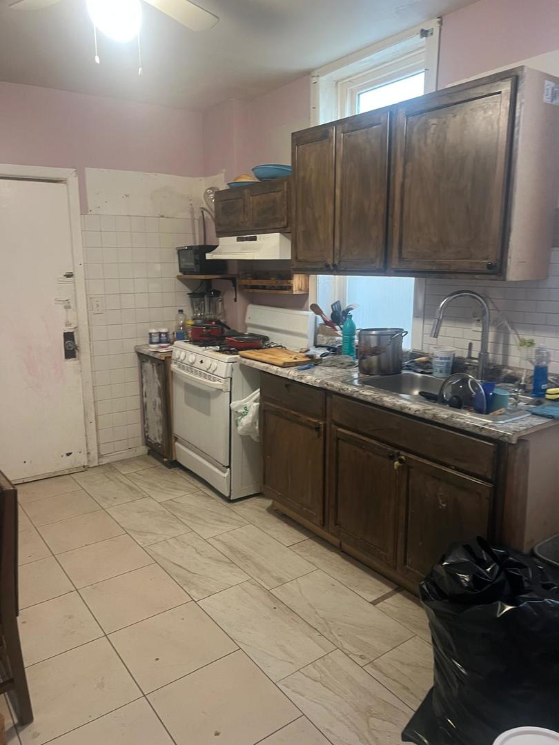 4400-4402 S Honore Crest Property Photo 9