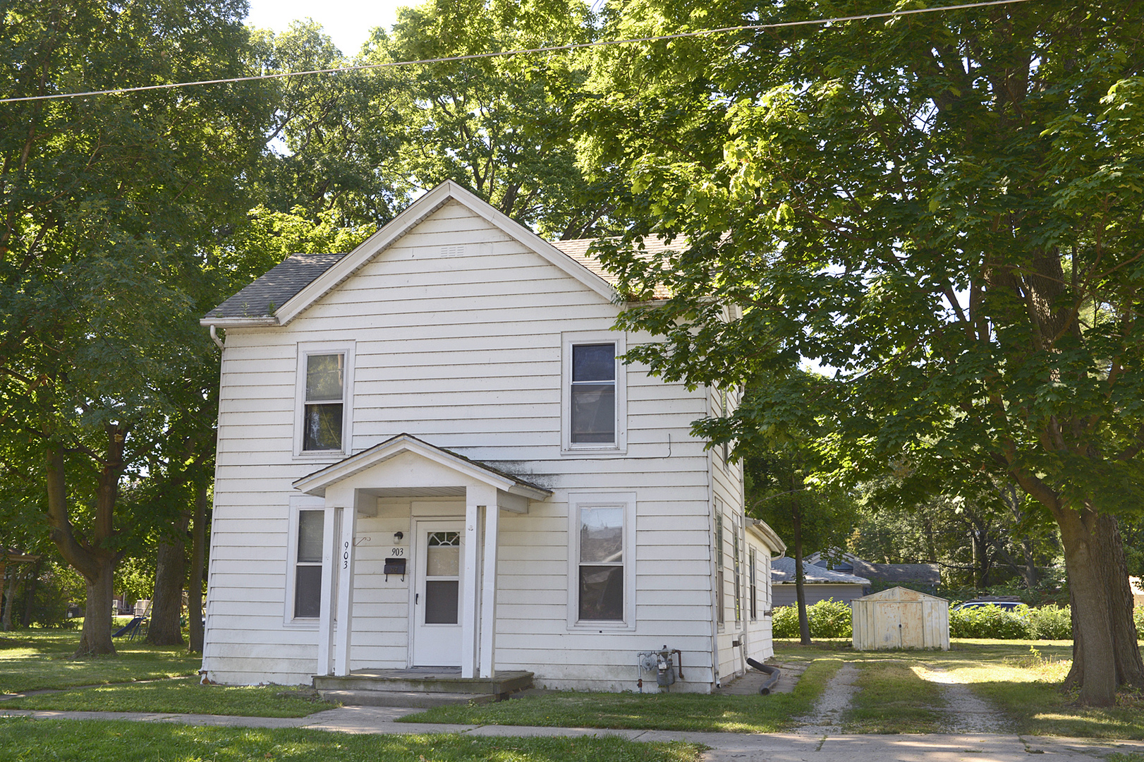 903 Illinois Avenue Property Photo 1