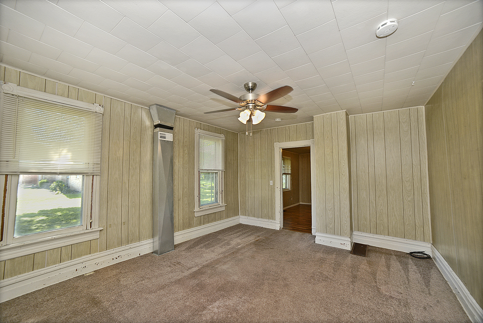 903 Illinois Avenue Property Photo 2