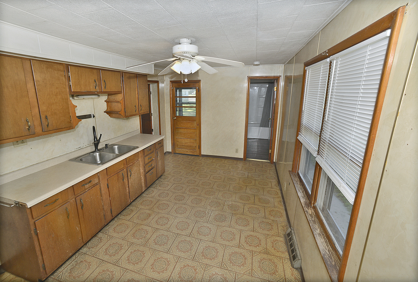 903 Illinois Avenue Property Photo 5