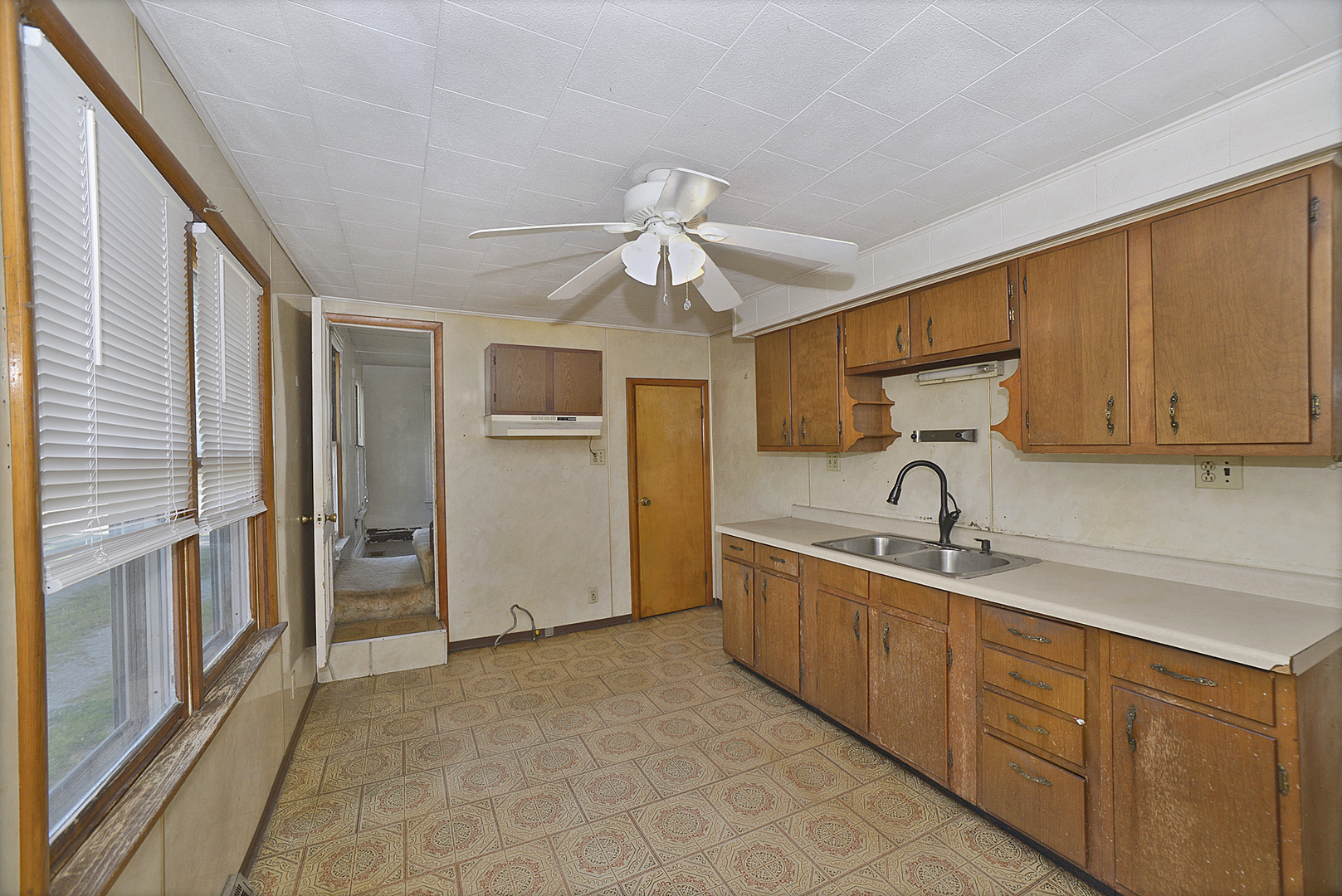 903 Illinois Avenue Property Photo 6