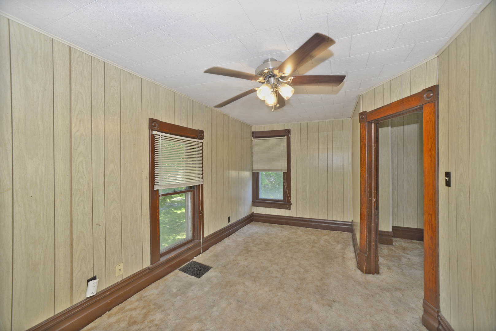 903 Illinois Avenue Property Photo 9