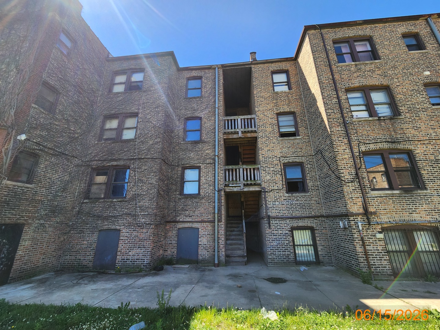 7908 S Ingleside Avenue Property Photo 3