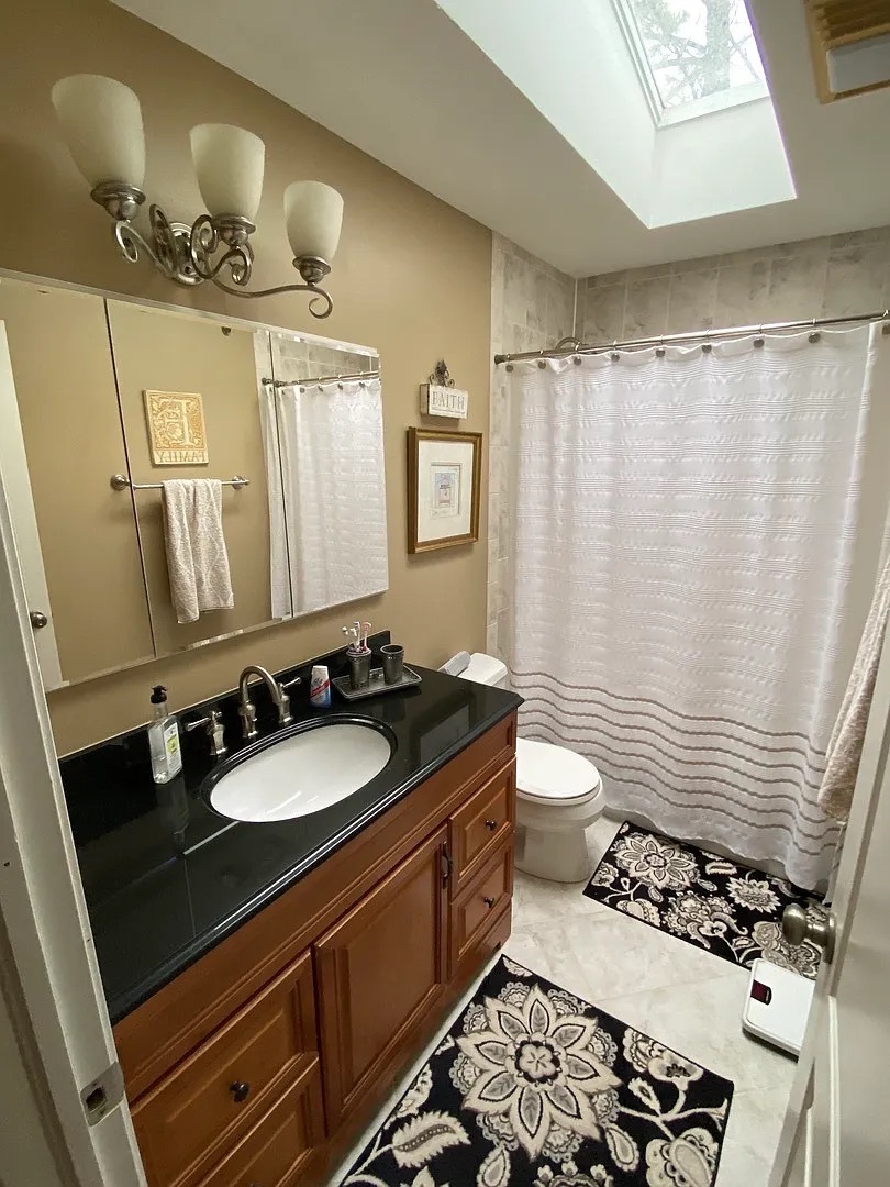 1073 W Elm Street Property Photo 17