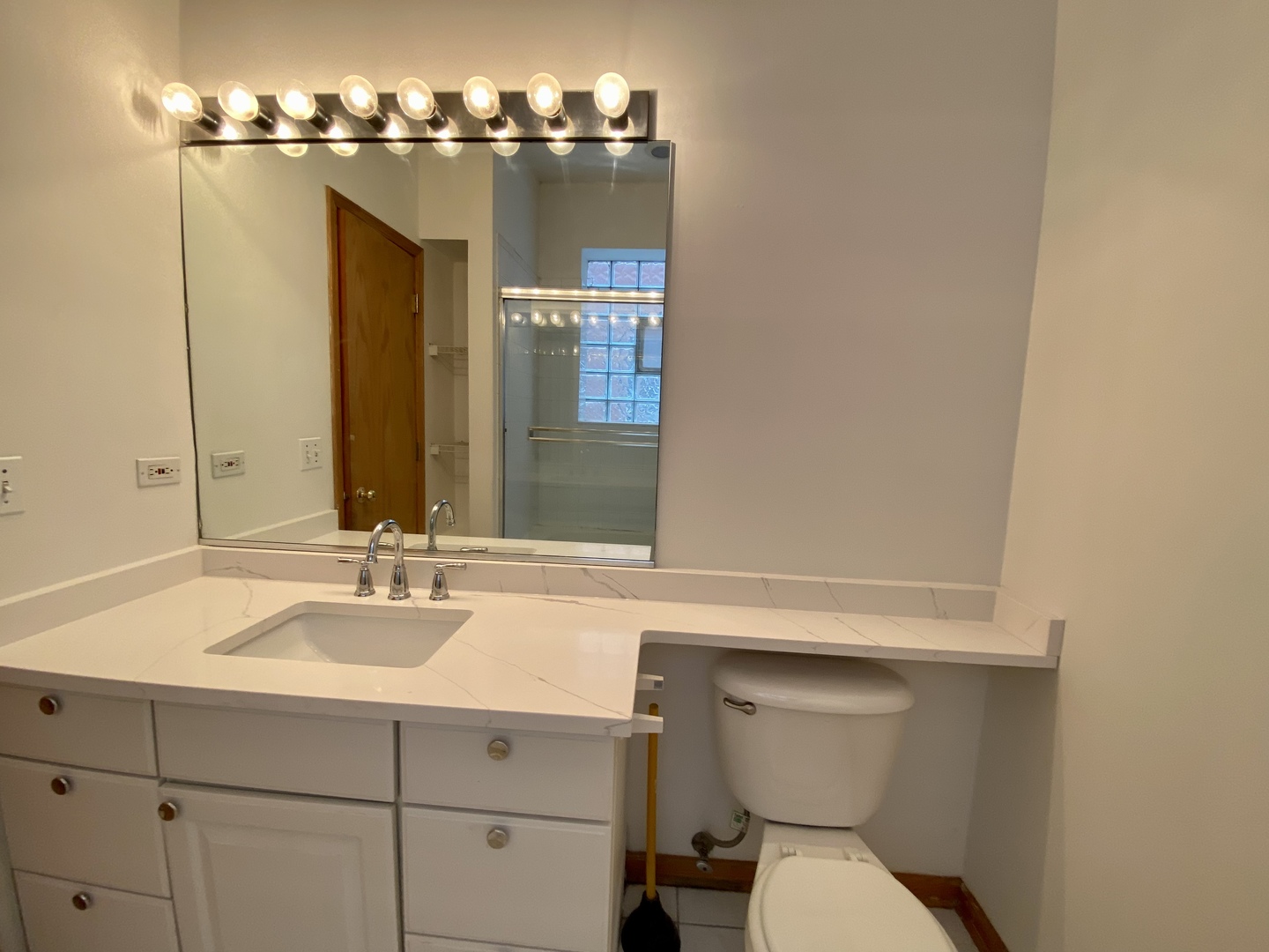 4233 N Kenmore Avenue 2n Property Photo 7
