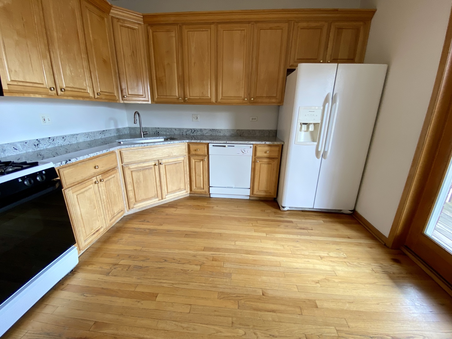 4233 N Kenmore Avenue 2n Property Photo 13