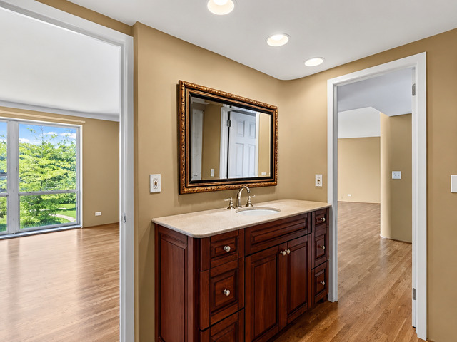 1301 N Western Avenue 332 Property Photo 10