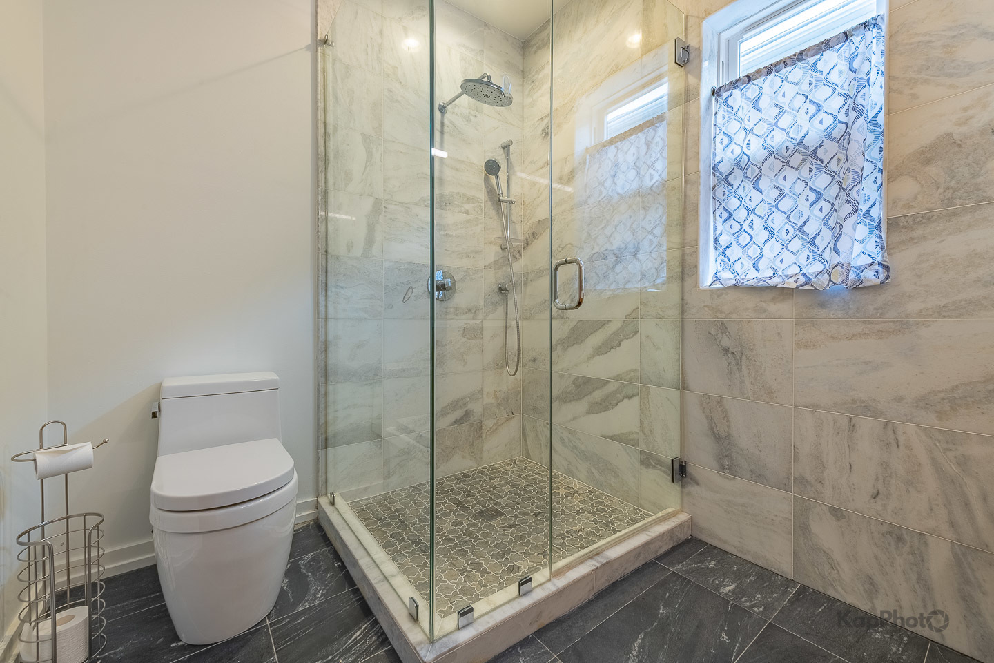 4624 N Winchester Avenue Property Photo 18