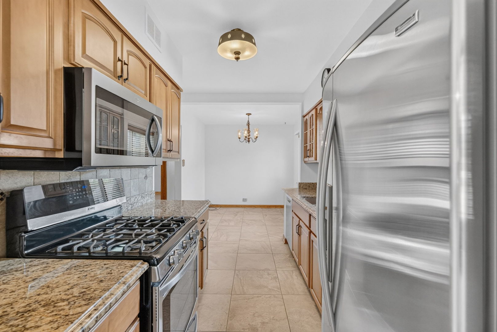9628 S Utica Avenue Property Photo 11