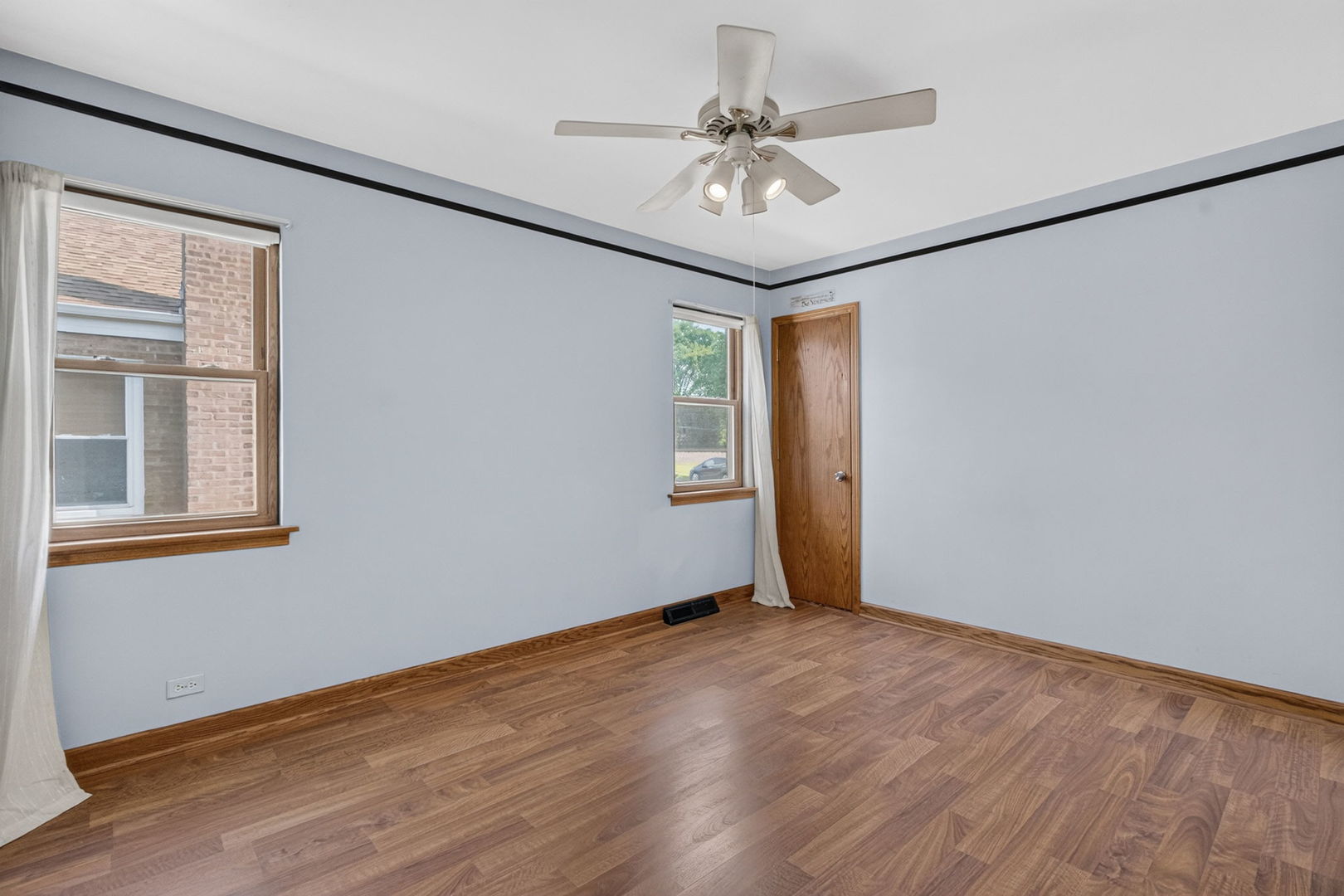 9628 S Utica Avenue Property Photo 15