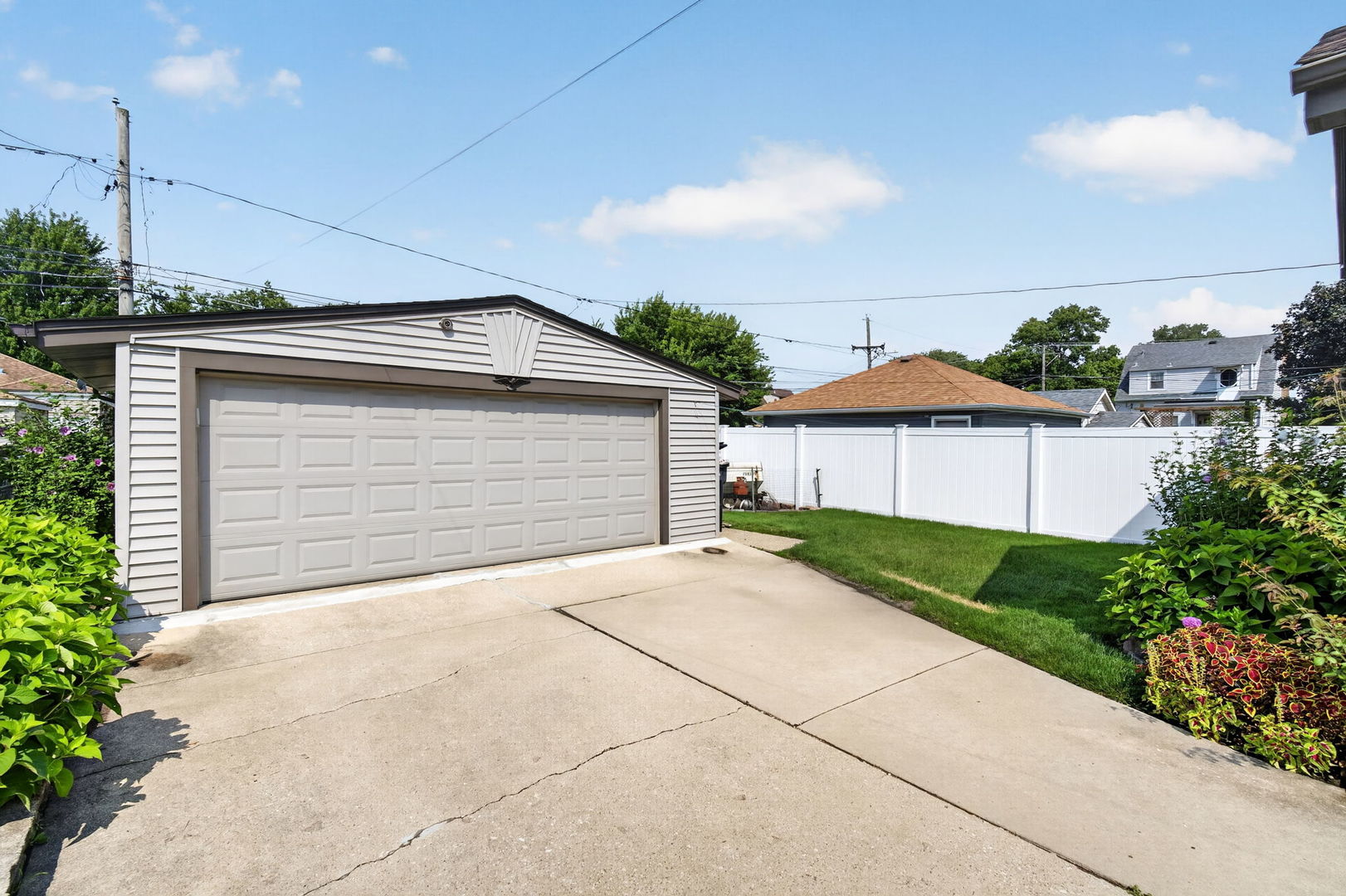 9628 S Utica Avenue Property Photo 23
