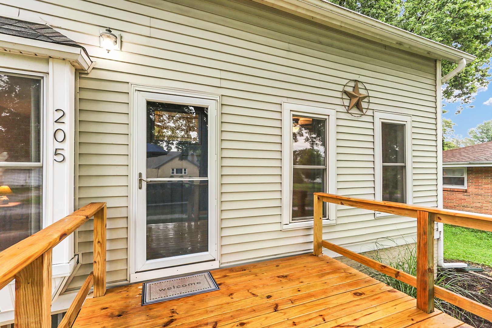 205 E South Street Property Photo 5