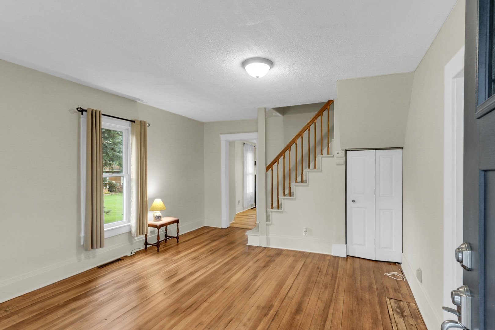 205 E South Street Property Photo 6