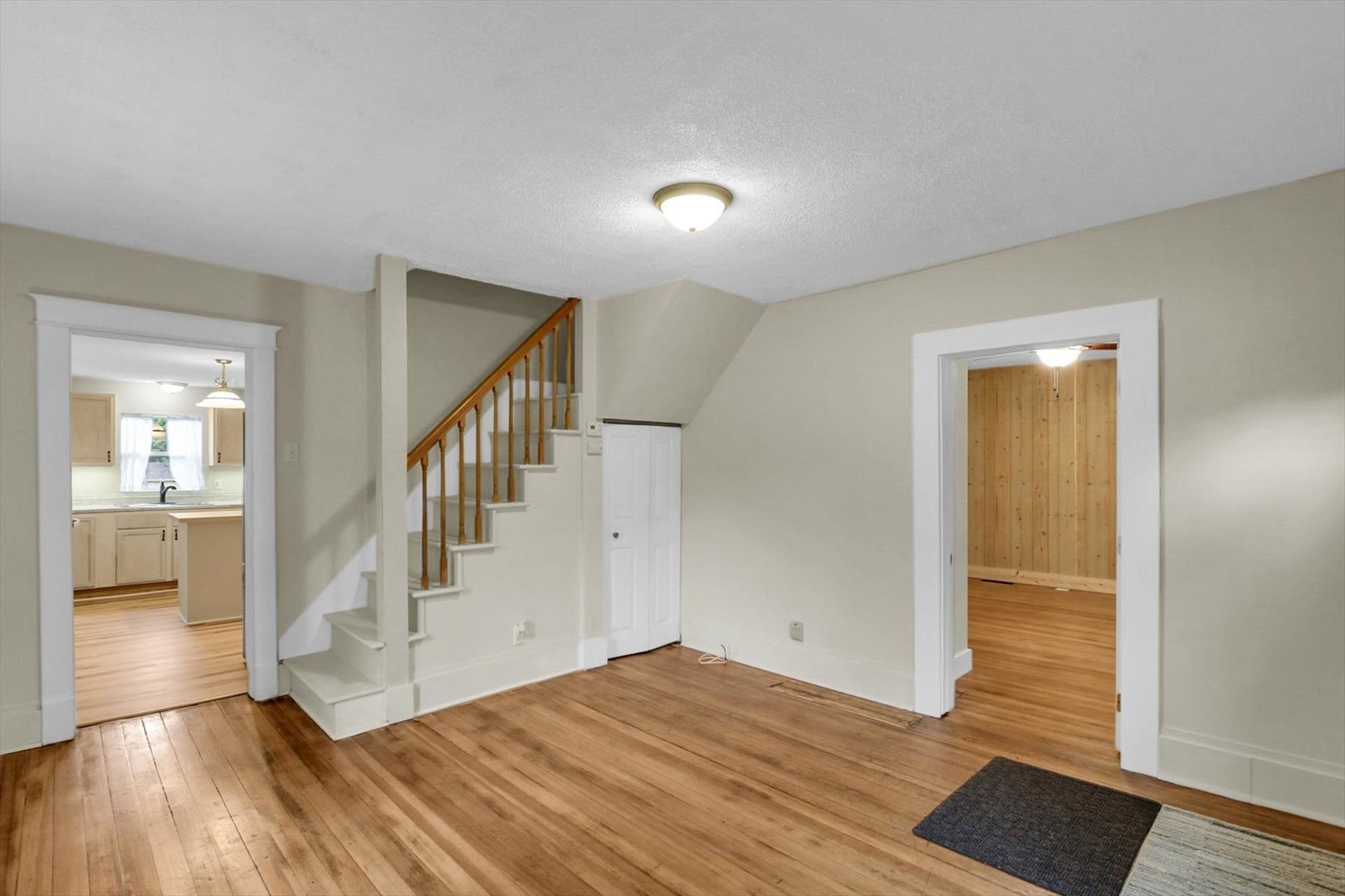 205 E South Street Property Photo 9
