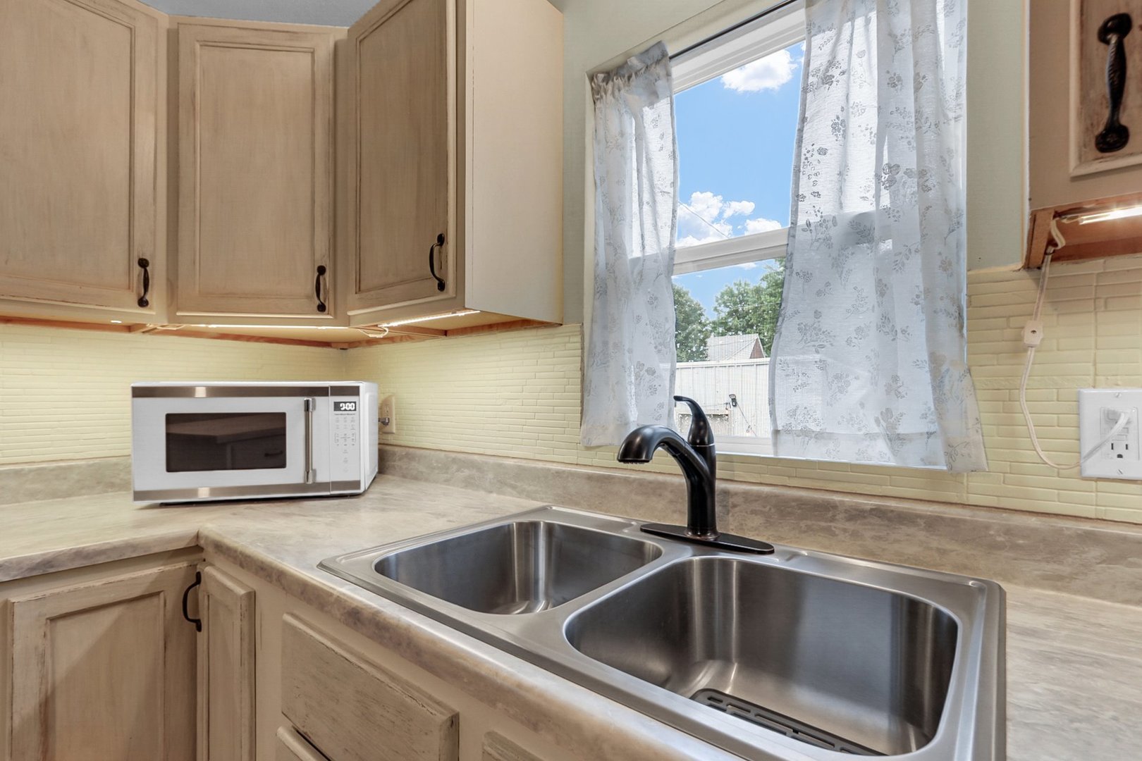 205 E South Street Property Photo 14