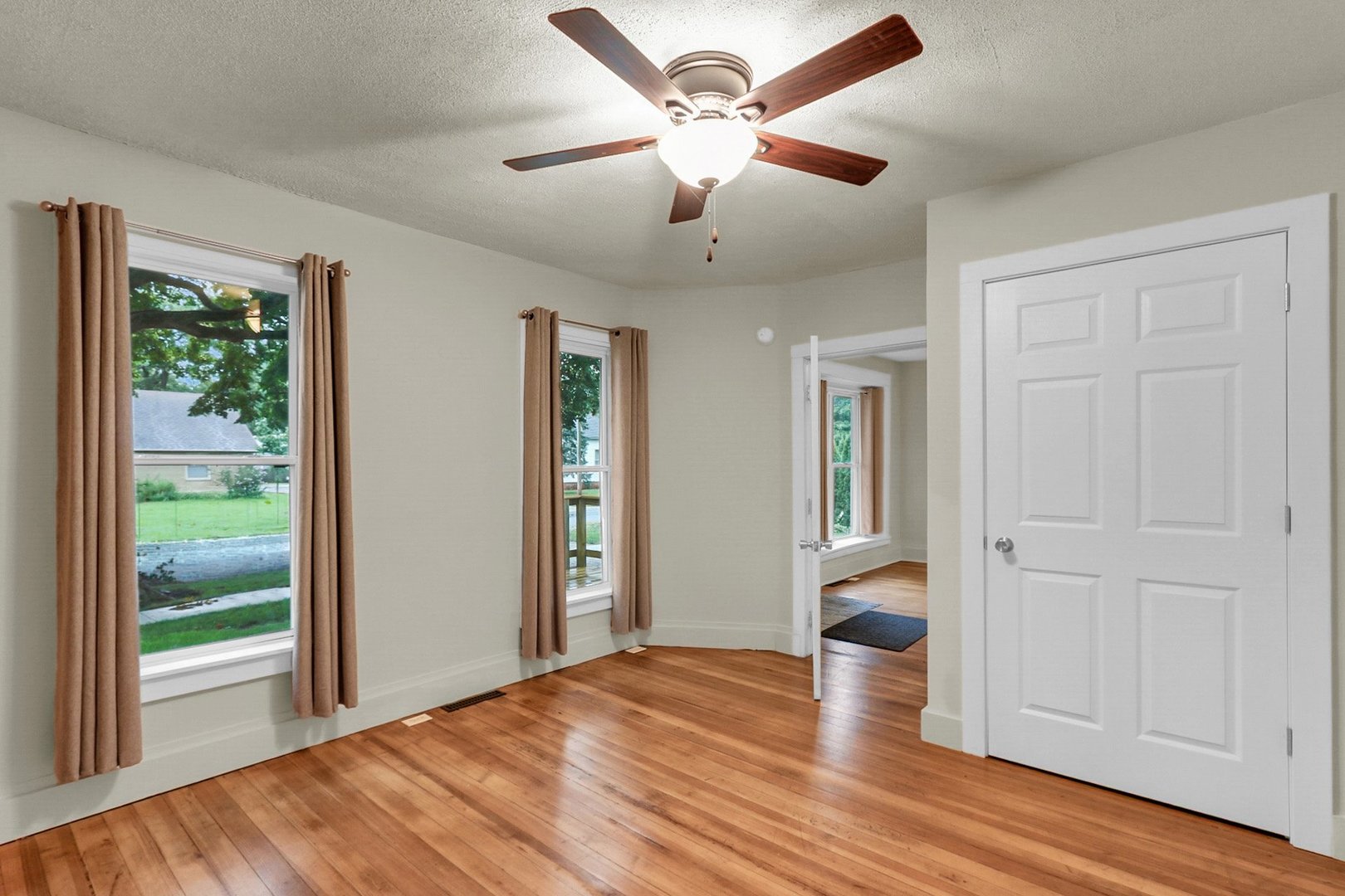 205 E South Street Property Photo 17