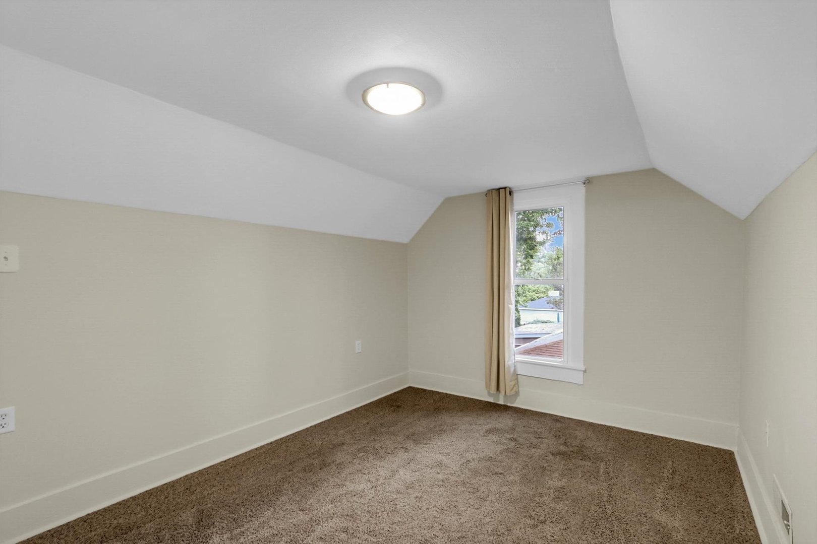 205 E South Street Property Photo 23