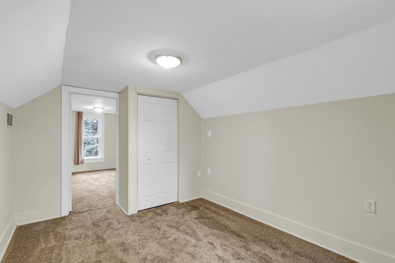 205 E South Street Property Photo 24