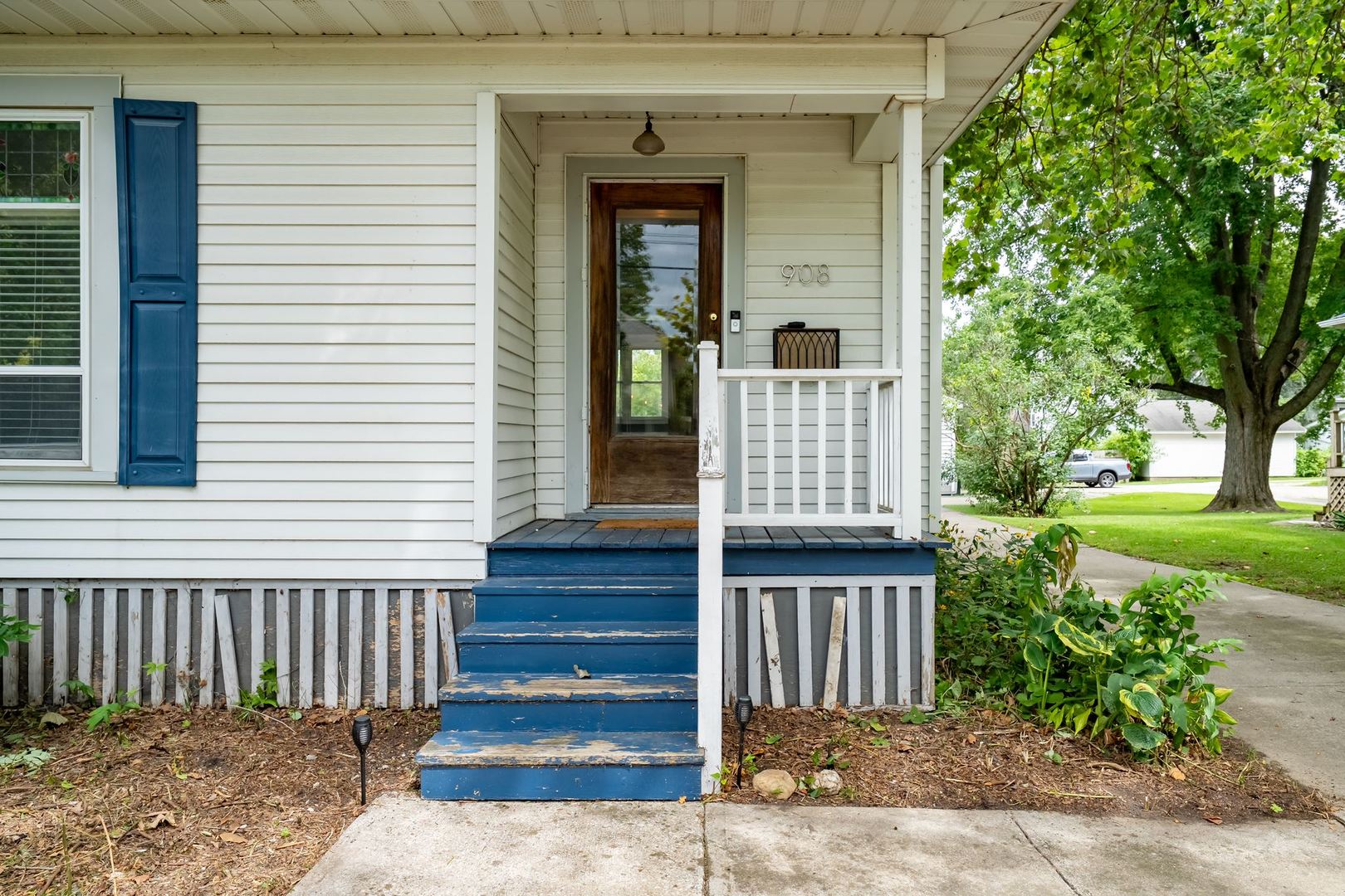 908 S Fell Avenue Property Photo 3