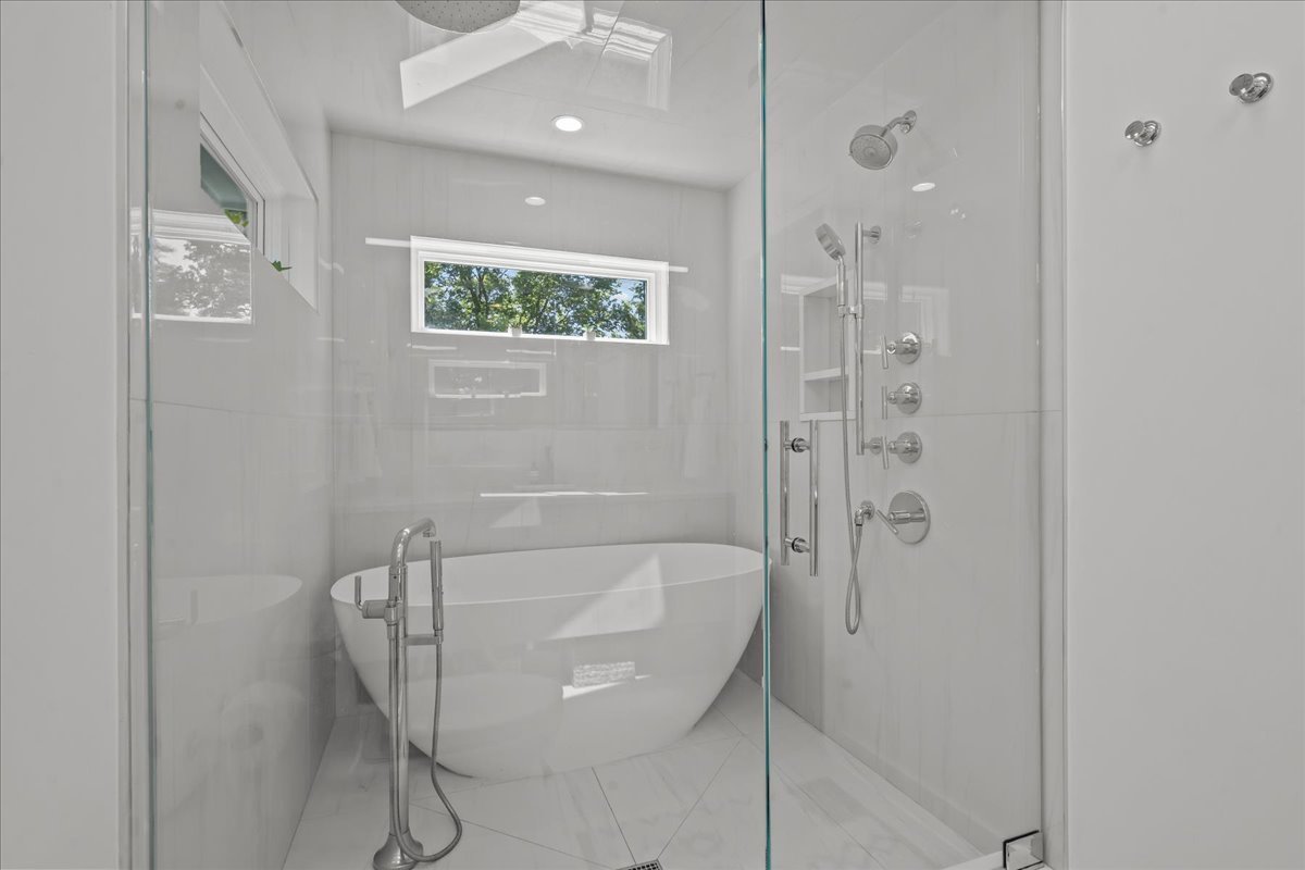 704 Roger Avenue Property Photo 25