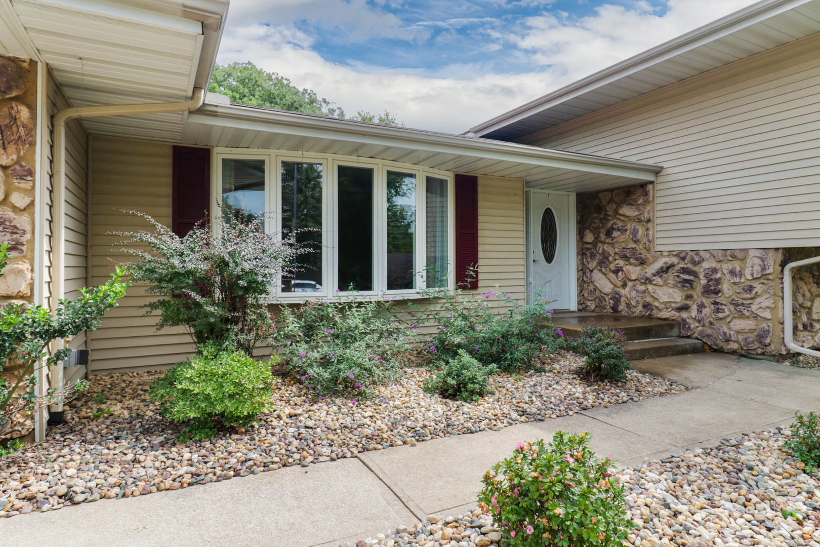 19356 Nottingham Drive Property Photo 2
