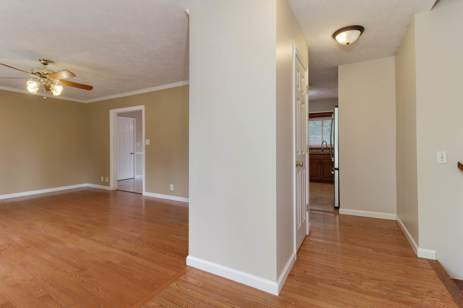 19356 Nottingham Drive Property Photo 3