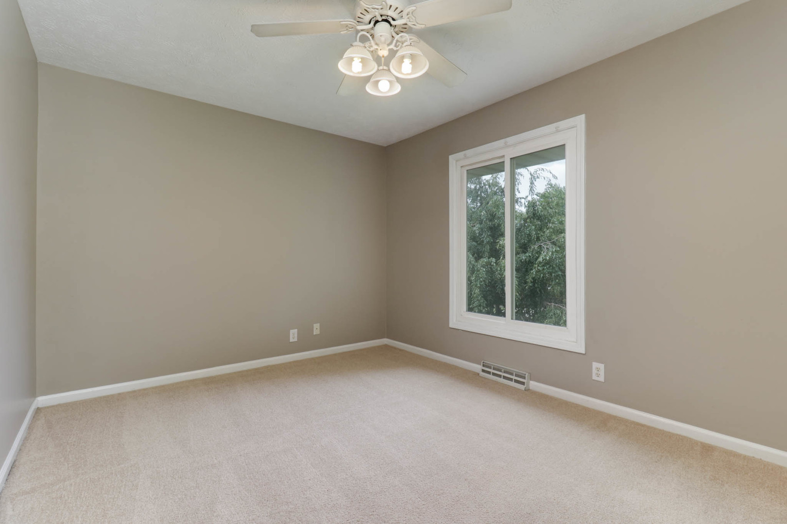 19356 Nottingham Drive Property Photo 22