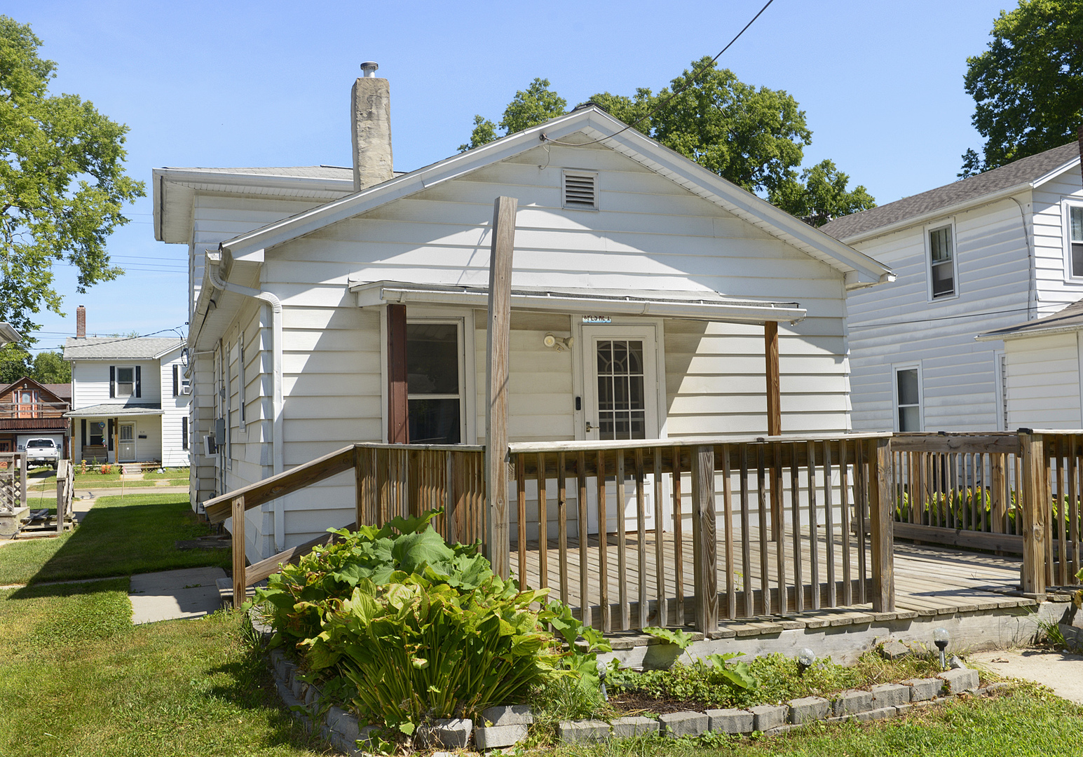 915 Illinois Avenue Property Photo 4