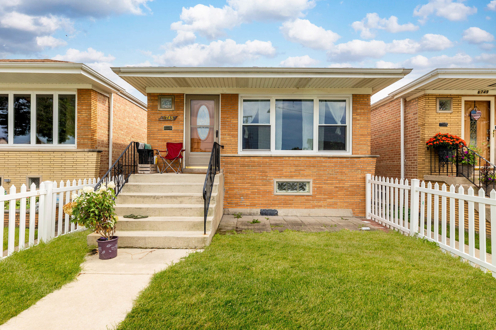 6745 W 59th Street Property Photo 1