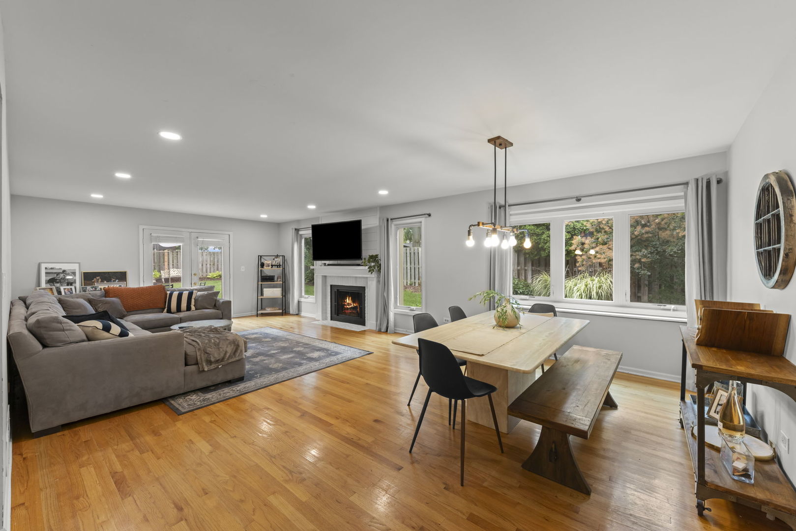 528 W Evergreen Street Property Photo 4