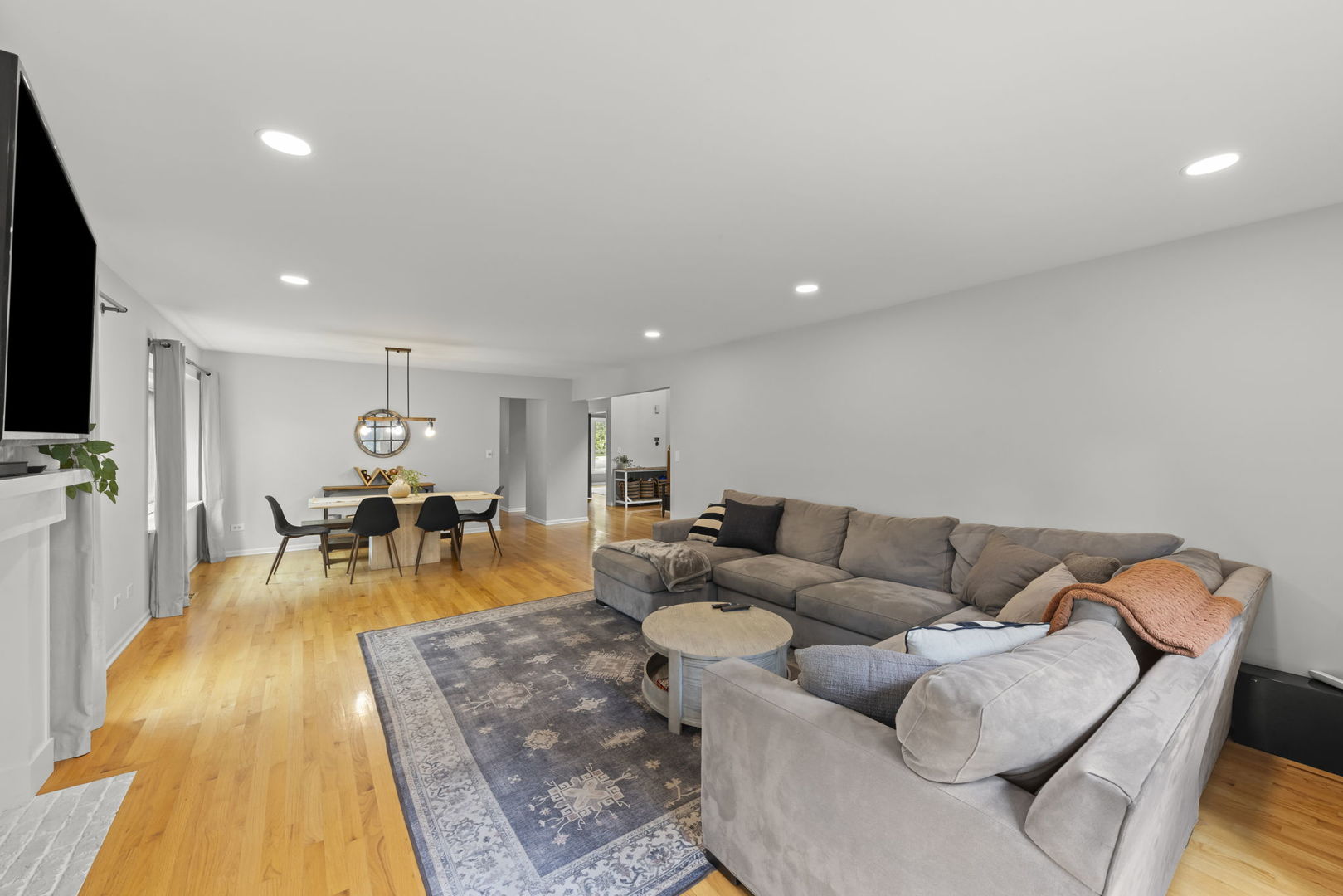 528 W Evergreen Street Property Photo 5
